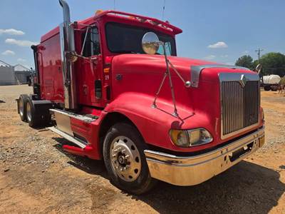 International 9400 Salvage Truck