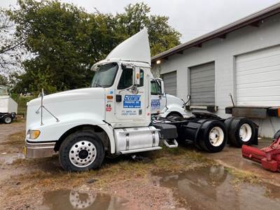 International 9400i Salvage Truck