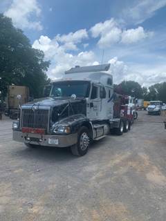 International 9400i Salvage Truck