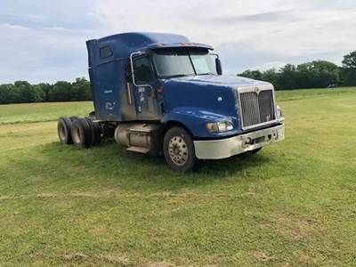 International 9400i Salvage Truck