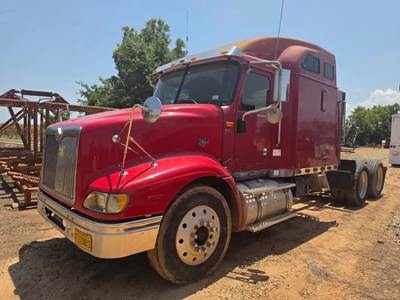 International 9400i Salvage Truck