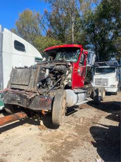 International 9900i Salvage Truck