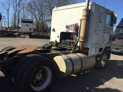 International CO-9670 Salvage Truck