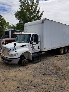 International DuraStar 4400 Salvage Truck