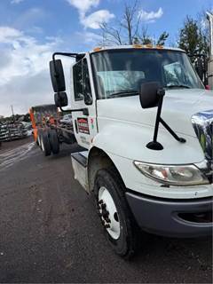 International DuraStar 4400 Salvage Truck