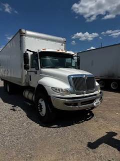 International DuraStar 4400 Salvage Truck