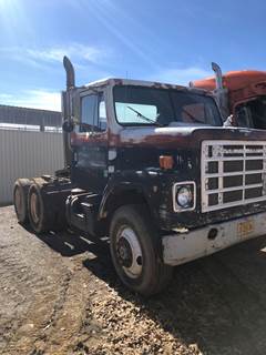 International F2275 Salvage Truck