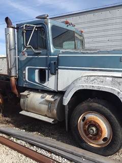 International F4370 Salvage Truck