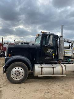 International F9370 Salvage Truck