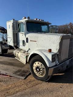 International F9370 Salvage Truck
