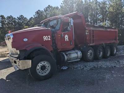 International HX520 Salvage Truck