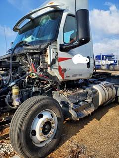 International LT625 Salvage Truck