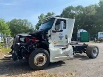 International LT625 Salvage Truck