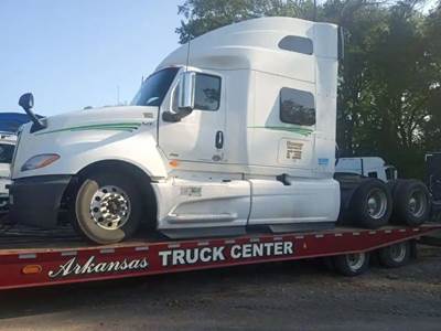 International LT625 Salvage Truck