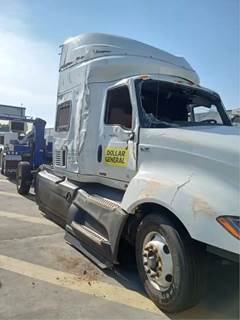 International LT625 Salvage Truck