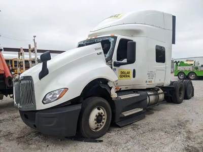 International LT625 Salvage Truck