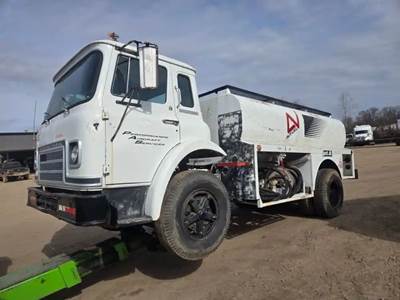 International Salvage Truck