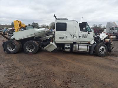 International ProStar Salvage Truck