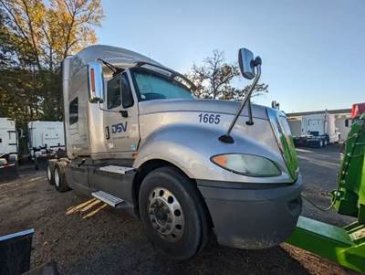 International ProStar Salvage Truck