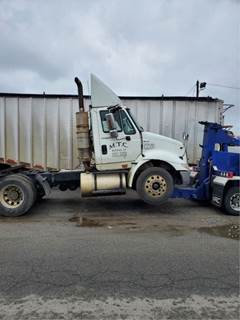 International TranStar 8600 Salvage Truck