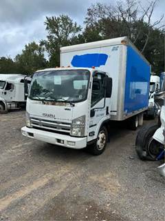 Isuzu NRR Salvage Truck