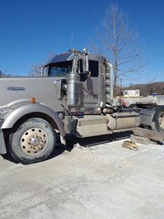 Kenworth W900 Salvage Truck