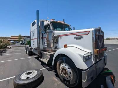 Kenworth W900 Salvage Truck