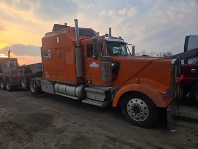 Kenworth W900 Salvage Truck
