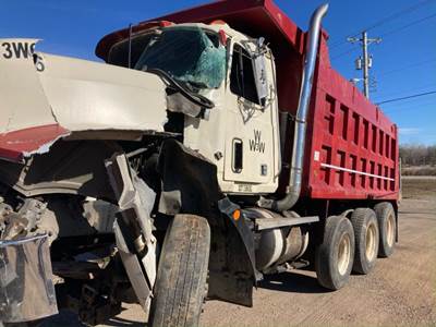 Mack CH613 Salvage Truck