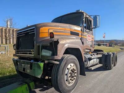 Mack CH613 Salvage Truck