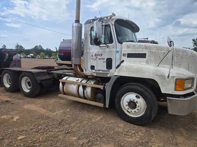 Mack CH613 Salvage Truck