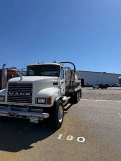 Mack CH613 Salvage Truck