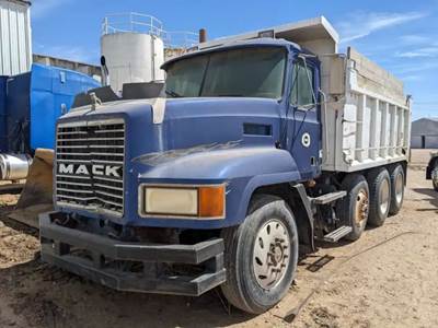 Mack CL700 Salvage Truck