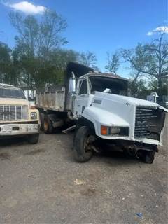 Mack CL700 Salvage Truck