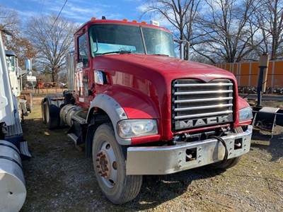 Mack Granite GU713 Salvage Truck
