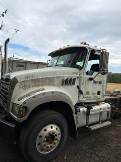 Mack Granite GU713 Salvage Truck
