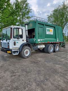 Mack MR688S Salvage Truck