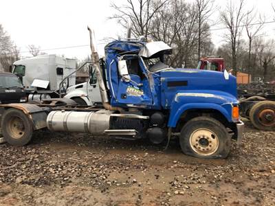 Mack Pinnacle CHU613 Salvage Truck