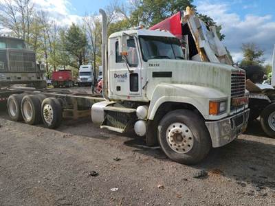 Mack Pinnacle CHU613 Salvage Truck