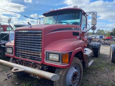 Mack Pinnacle CHU613 Salvage Truck