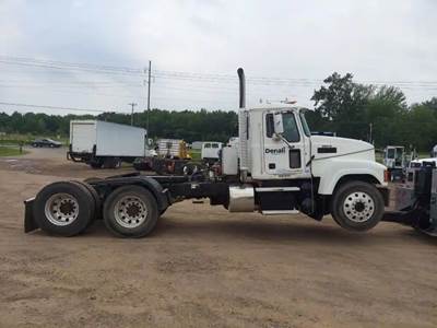 Mack Pinnacle CHU613 Salvage Truck