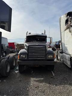 Mack Pinnacle CHU613 Salvage Truck