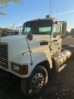 Mack Pinnacle CHU613 Salvage Truck