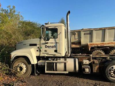 Mack Pinnacle CHU613 Salvage Truck