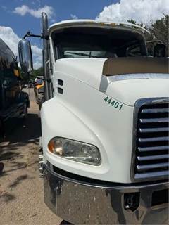 Mack Pinnacle CXU613 Salvage Truck