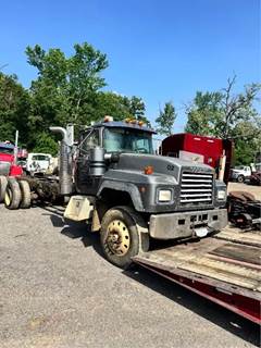 Mack RD690S Salvage Truck