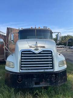 Mack Vision CXN612 Salvage Truck