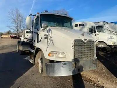 Mack Vision CXN613 Salvage Truck
