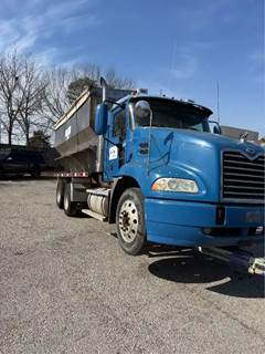 Mack Vision CXN613 Salvage Truck