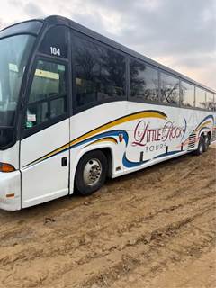 Motor Coach Industries (MCI) 102-EL3 Salvage Truck